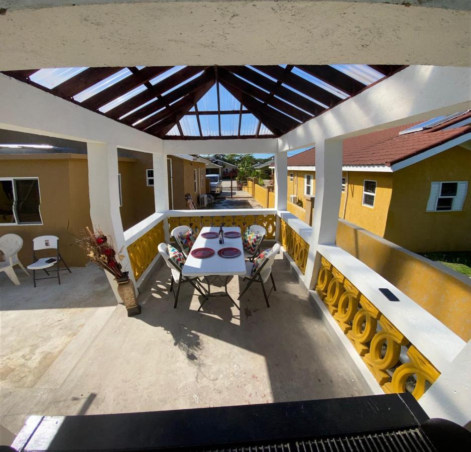 Paradise Villa Shared Onsite Private Pool Onsite Gym Очо-Ріос Екстер'єр фото